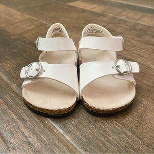Old Navy White Sandals ~ Size 6-12m